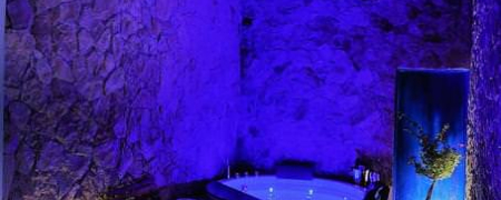 ANNIVERSARIO IN SPA : 1 Notte in Suite con Spa privata + Champagne & Frutta Esotica + MAZZO DI FIORI